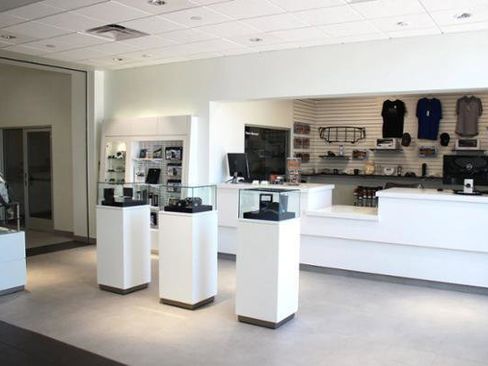 Certified 2024 Volvo XC40 B5 Ultimate w/ Climate Package image 40