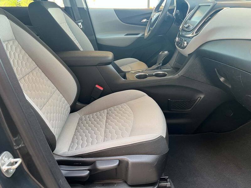 Used 2018 Chevrolet Equinox LS AWD/4WD image 33