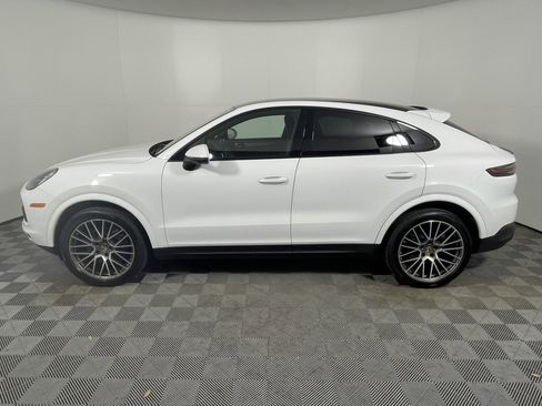 Certified 2023 Porsche Cayenne Platinum Edition AWD/4WD image 2