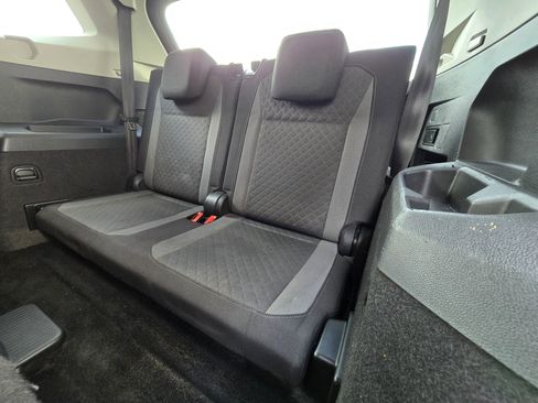 Used 2019 Volkswagen Tiguan S FWD image 39