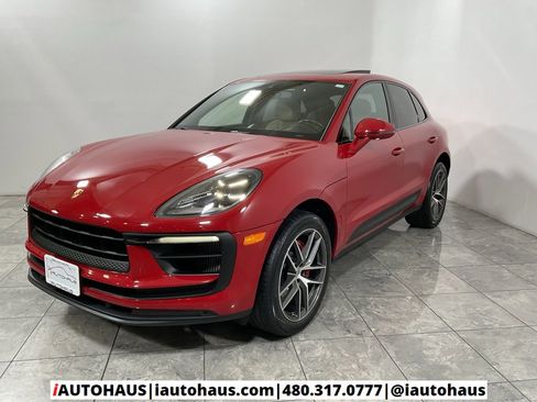 Used 2022 Porsche Macan S w/ Premium Package Plus image 2