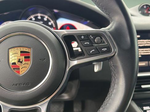 Used 2023 Porsche Cayenne Platinum Edition image 24