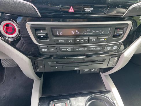 Used 2020 Honda Pilot Touring image 31