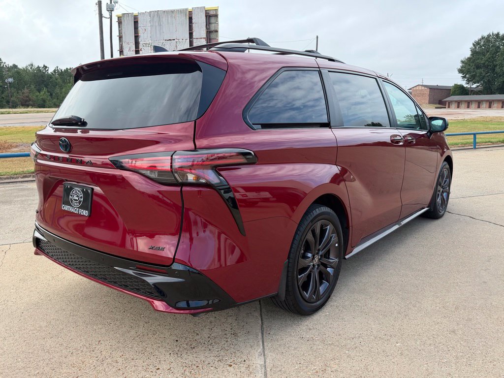 Used 2025 Toyota Sienna XSE w/ XSE Plus Package FWD image 6