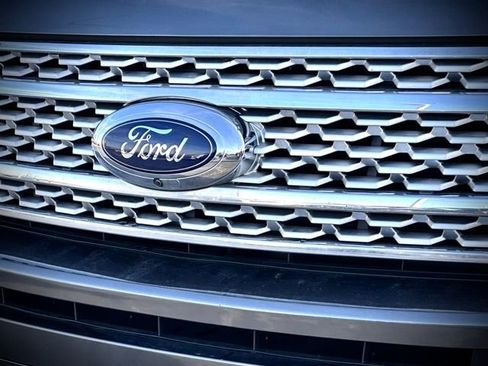 Used 2020 Ford Expedition Platinum image 4