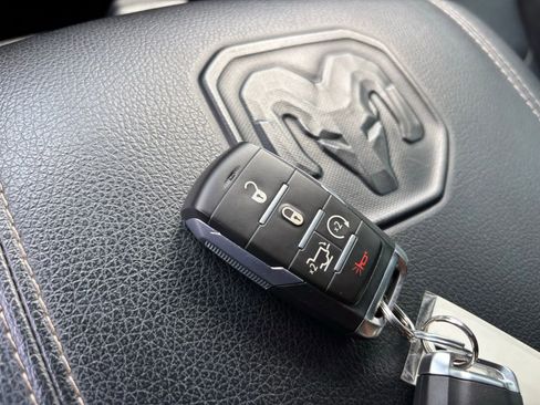 Used 2023 RAM 1500 Laramie AWD/4WD image 28