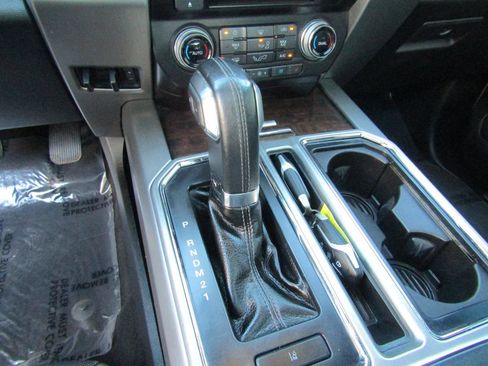 Used 2015 Ford F150 Platinum w/ Equipment Group 701A Luxury image 16