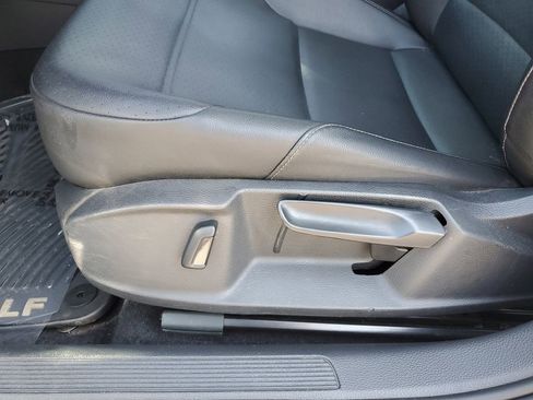 Used 2017 Volkswagen Golf S image 15