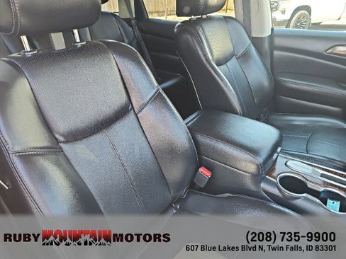 Used 2018 Nissan Pathfinder Platinum FWD image 39