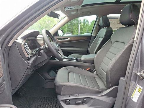 New 2025 Volkswagen Atlas SEL image 12