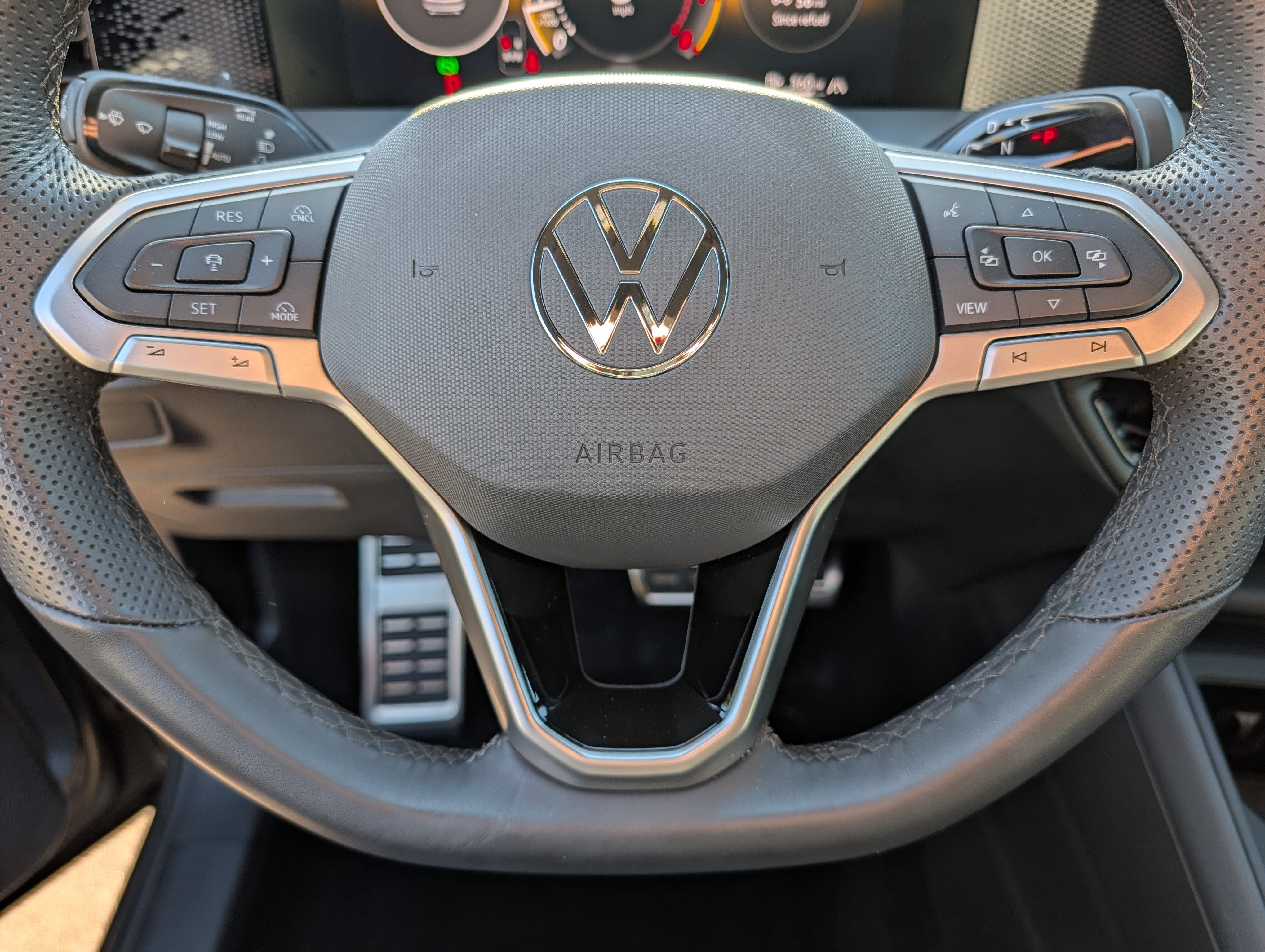Certified 2026 Volkswagen Tiguan SE R-Line AWD/4WD image 23