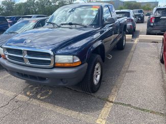 Used 2004 Dodge Dakota 4x4 Club Cab w/ Tire & Handling Group video 2
