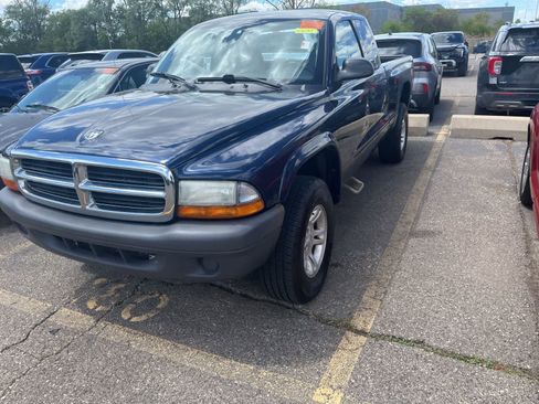 Used 2004 Dodge Dakota 4x4 Club Cab w/ Tire & Handling Group image 2