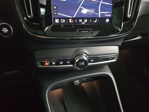 Used 2023 Volvo XC40 B5 Ultimate w/ Protection Package Premier image 27