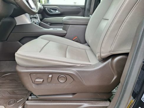 Used 2023 GMC Yukon SLT w/ SLT Luxury Package RWD image 33