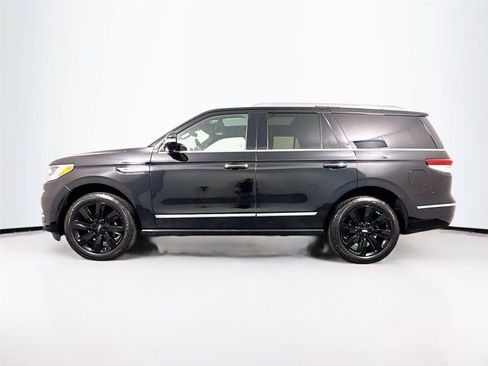 Used 2023 Lincoln Navigator Reserve AWD/4WD image 12