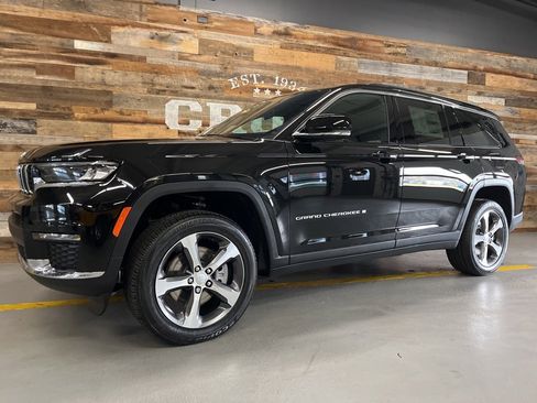 New 2025 Jeep Grand Cherokee L Limited image 17