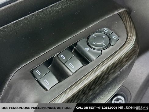 Used 2019 GMC Acadia SLT w/ Black Edition image 18