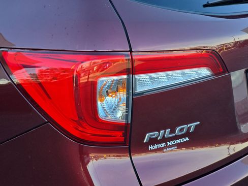 Certified 2019 Honda Pilot Touring image 35