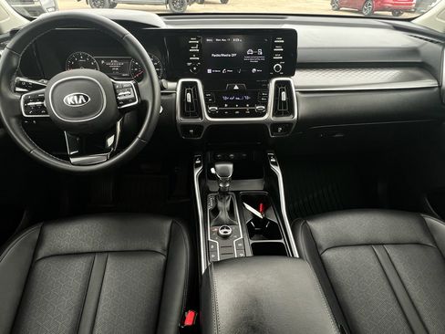 Used 2021 Kia Sorento S image 16