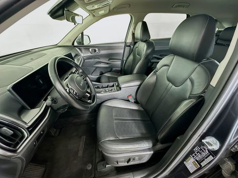 Used 2024 Kia Sorento S FWD image 13