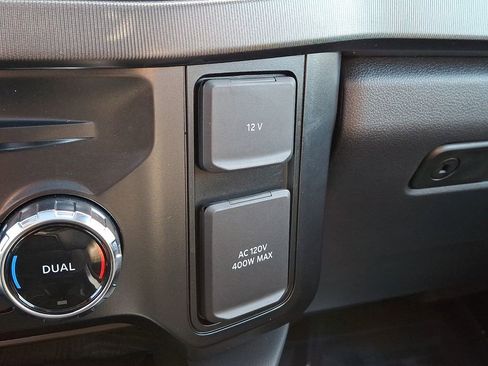 Used 2025 Ford F250 Platinum w/ FX4 Off-Road Package AWD/4WD image 27