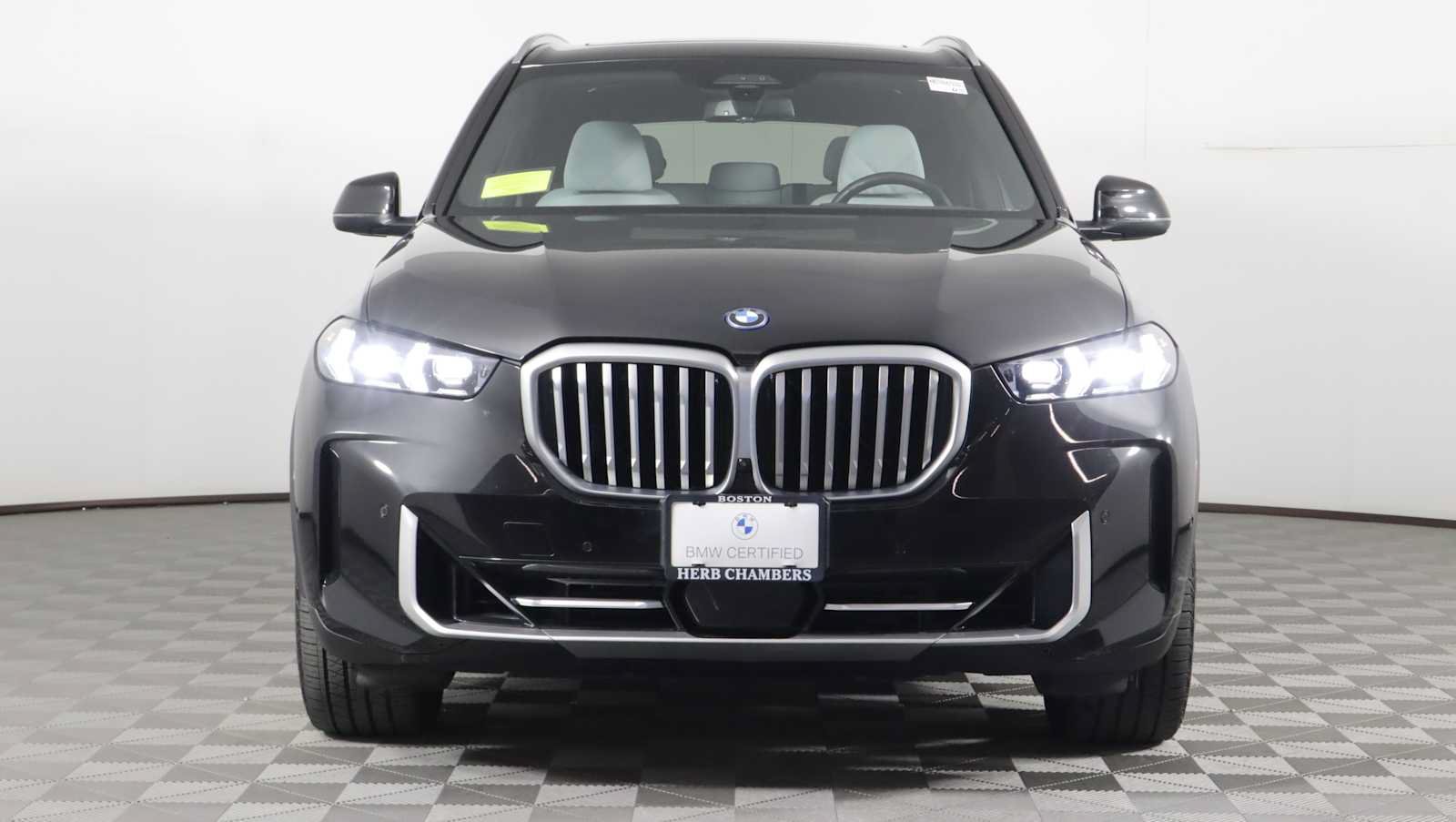 Used 2025 BMW X5 xDrive50e AWD/4WD image 2