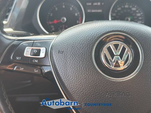 Used 2018 Volkswagen Tiguan SEL AWD/4WD image 13