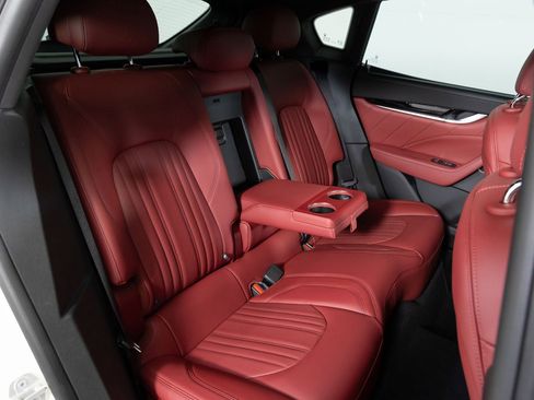 Used 2023 Maserati Levante GT image 33