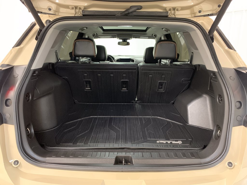 Used 2022 GMC Terrain AT4 w/ Infotainment Package II AWD/4WD image 24