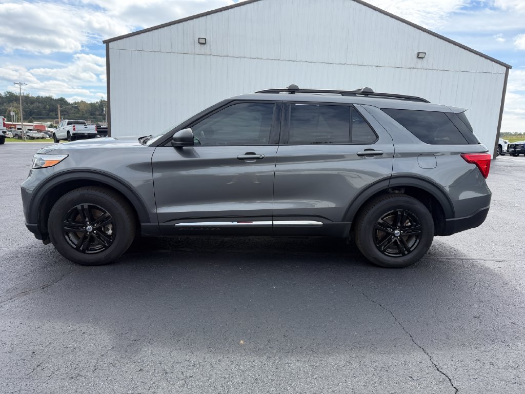 Used 2024 Ford Explorer XLT w/ Equipment Group 202A AWD/4WD image 8