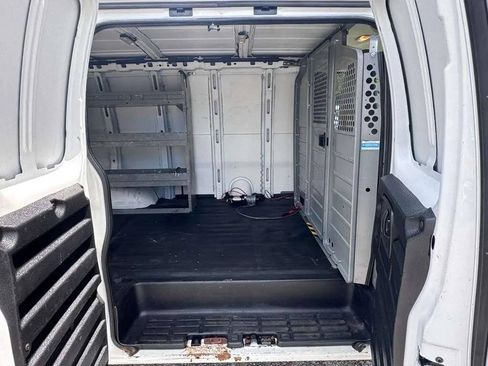 Used 2016 Chevrolet Express 2500 RWD image 10