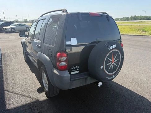 Used 2007 Jeep Liberty Sport AWD/4WD image 6