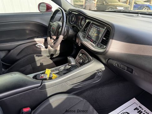Used 2022 Dodge Challenger SRT RWD image 18