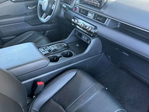 Used 2025 Honda Pilot EX-L image 15