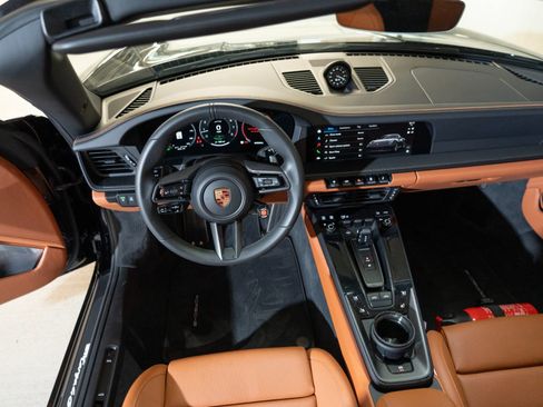 Certified 2026 Porsche 911 Targa 4 GTS AWD/4WD image 26