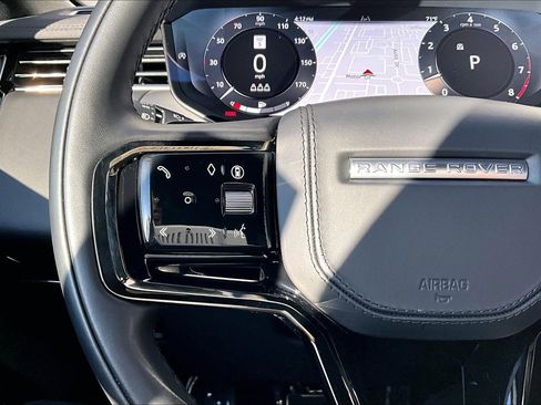 Used 2025 Land Rover Range Rover Sport Dynamic SE image 18