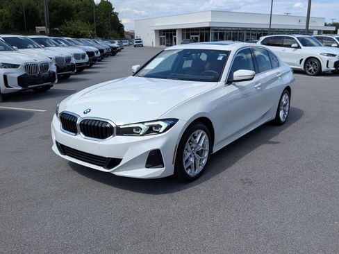 Used 2025 BMW 330i Sedan w/ Premium Package RWD image 7