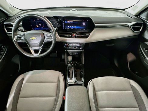 Used 2024 Chevrolet TrailBlazer LT w/ LT Cold Weather Package FWD image 30