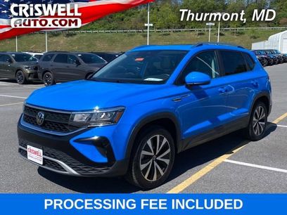Used 2023 Volkswagen Taos SE w/ Panoramic Sunroof Package