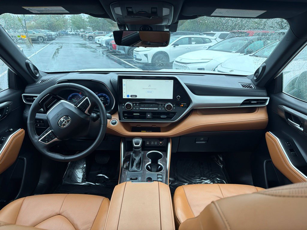 Used 2026 Toyota Highlander Platinum AWD/4WD image 15
