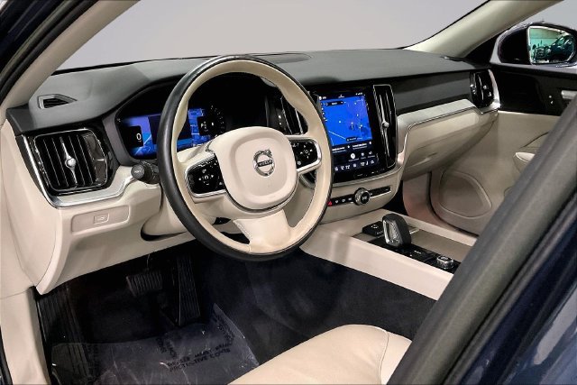 Certified 2023 Volvo V60 B5 Cross Country Plus w/ Climate Package AWD/4WD image 17