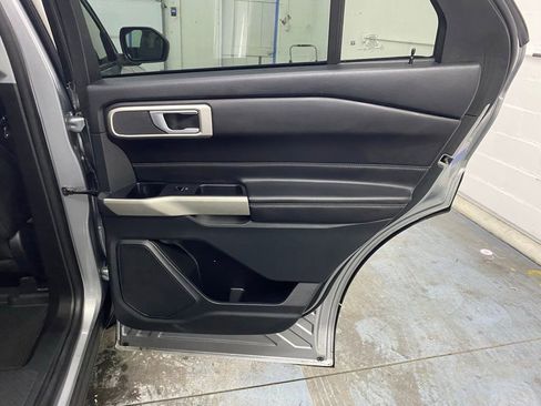 Used 2023 Ford Explorer XLT w/ Equipment Group 202A AWD/4WD image 15