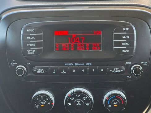 Used 2016 Kia Soul image 12