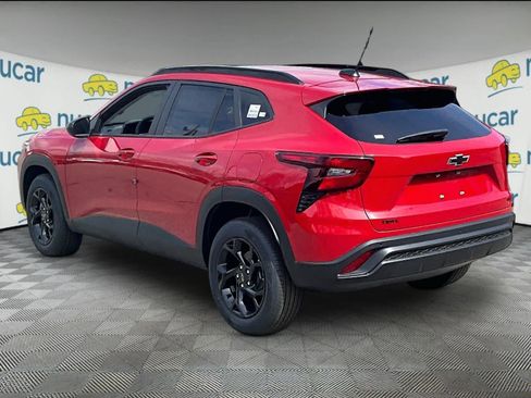New 2026 Chevrolet Trax LT w/ Driver Confidence Package FWD image 5