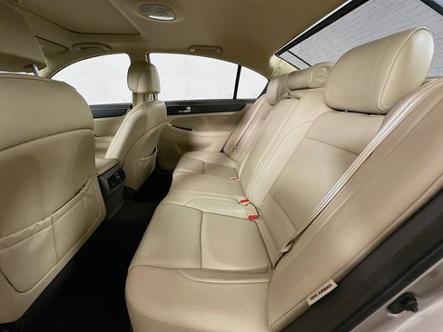 Used 2010 Hyundai Genesis 3.8 w/ Technology Pkg 4 RWD image 29
