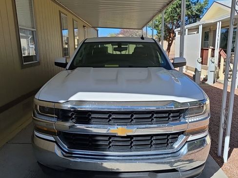 Used 2018 Chevrolet Silverado 1500 LT image 3