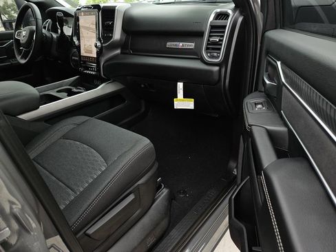 New 2026 RAM 2500 Big Horn AWD/4WD image 7