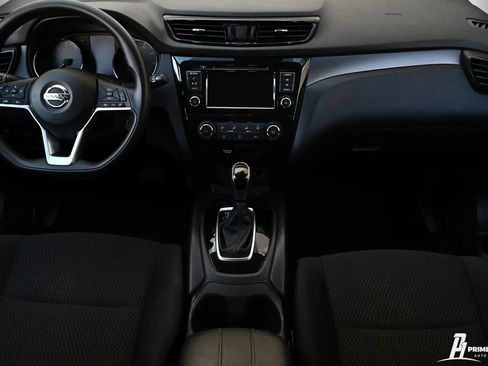 Used 2021 Nissan Rogue Sport S image 12