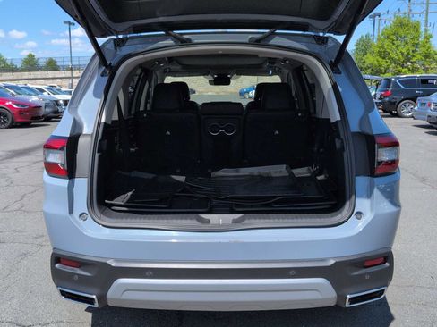 Used 2025 Honda Pilot Elite image 36